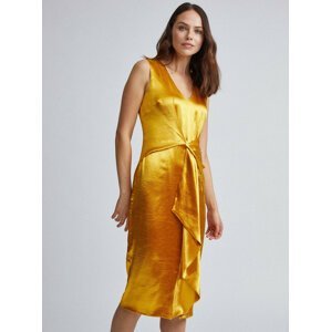 Saténové pouzdrové šaty ve zlaté barvě Dorothy Perkins