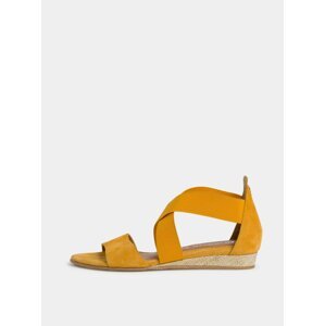 Žluté semišové sandálky Tamaris