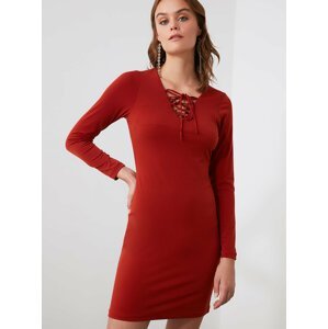 Červené šaty Trendyol