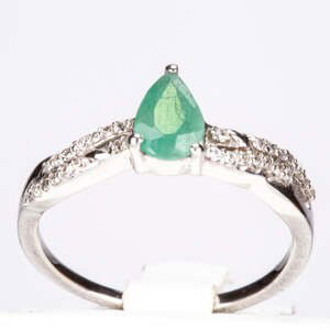 Stříbrný Prsten s Brazilským Smaragdem a Bílým Zirkonem, Velikost: 54-55