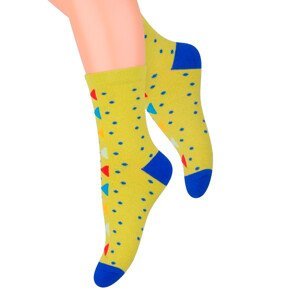 Dívčí klasické ponožky se vzorem puntíků 014/128 Steven Barva/Velikost: žlutá tmavá / 26/28