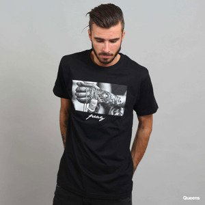 Tričko Urban Classics Pray 2.0 Tee Black L