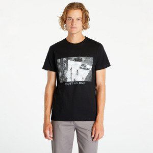 Tričko Urban Classics Trust no one Tee Black L