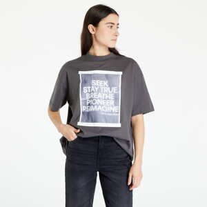 Dámské tričko CALVIN KLEIN JEANS Slogan Boyfriend T-Shirt Grey